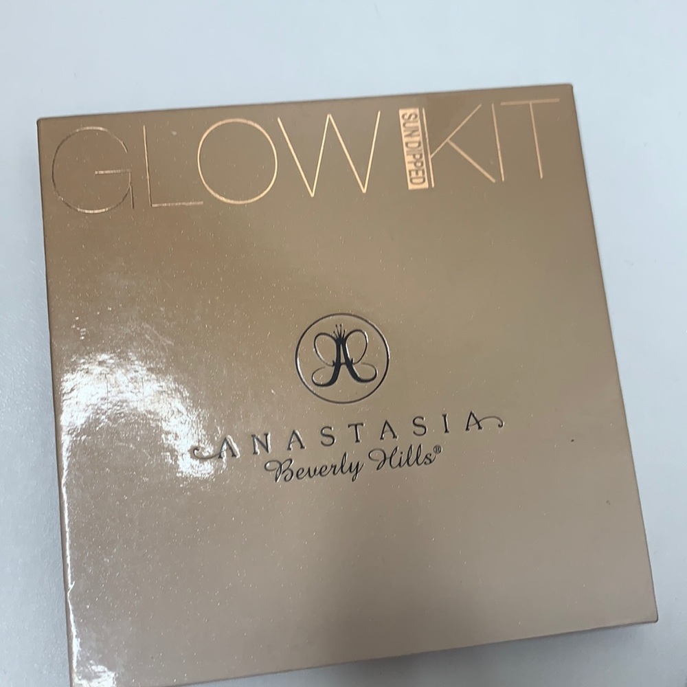Anastasia glow kit